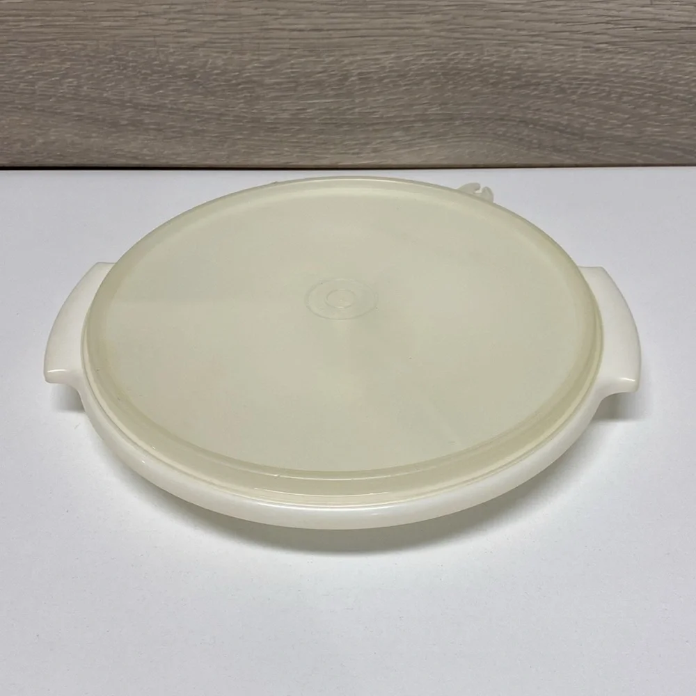 Tupperware Condiment Server / Storage - Picture 2 of 3